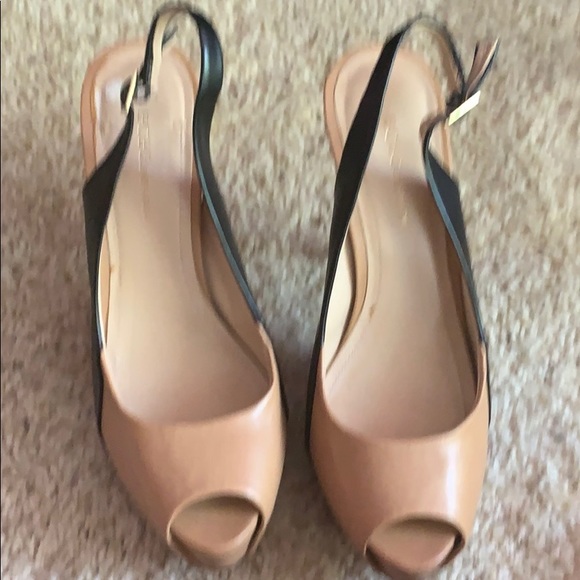 BCBG tan/black heels - worn 1x - Picture 2 of 3